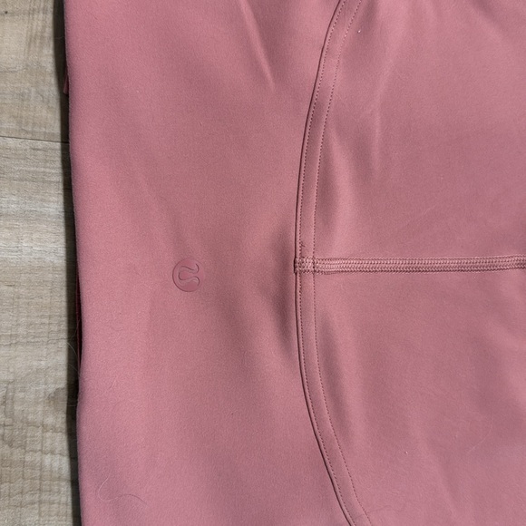 Pink lululemon yoga pants size 6 - Picture 4 of 4